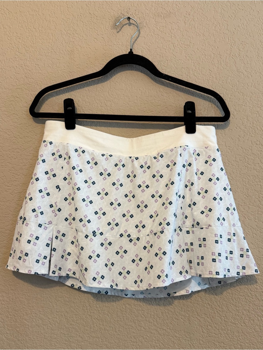 tasc Performance Women’s Printed Rhythm‎ Tennis Skirt Skort White Blooms Sz M